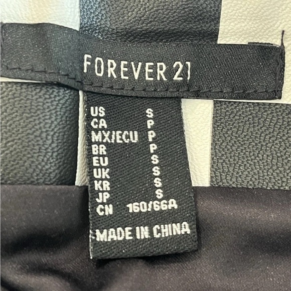 Forever 21 Black and White Checkered Mini Skirt - Picture 6 of 6